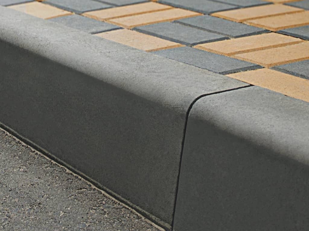 Продажа дорожного бордюра в Пикалёво